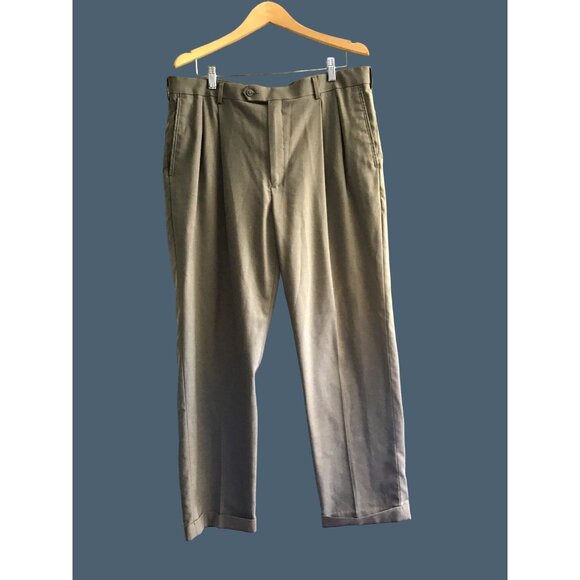ROUNDTREE & YORKEE -TRAVEL SMART- MEN GREY PLEAT FRONT DRESS PANT SIZE 38X30 - Picture 1 of 6